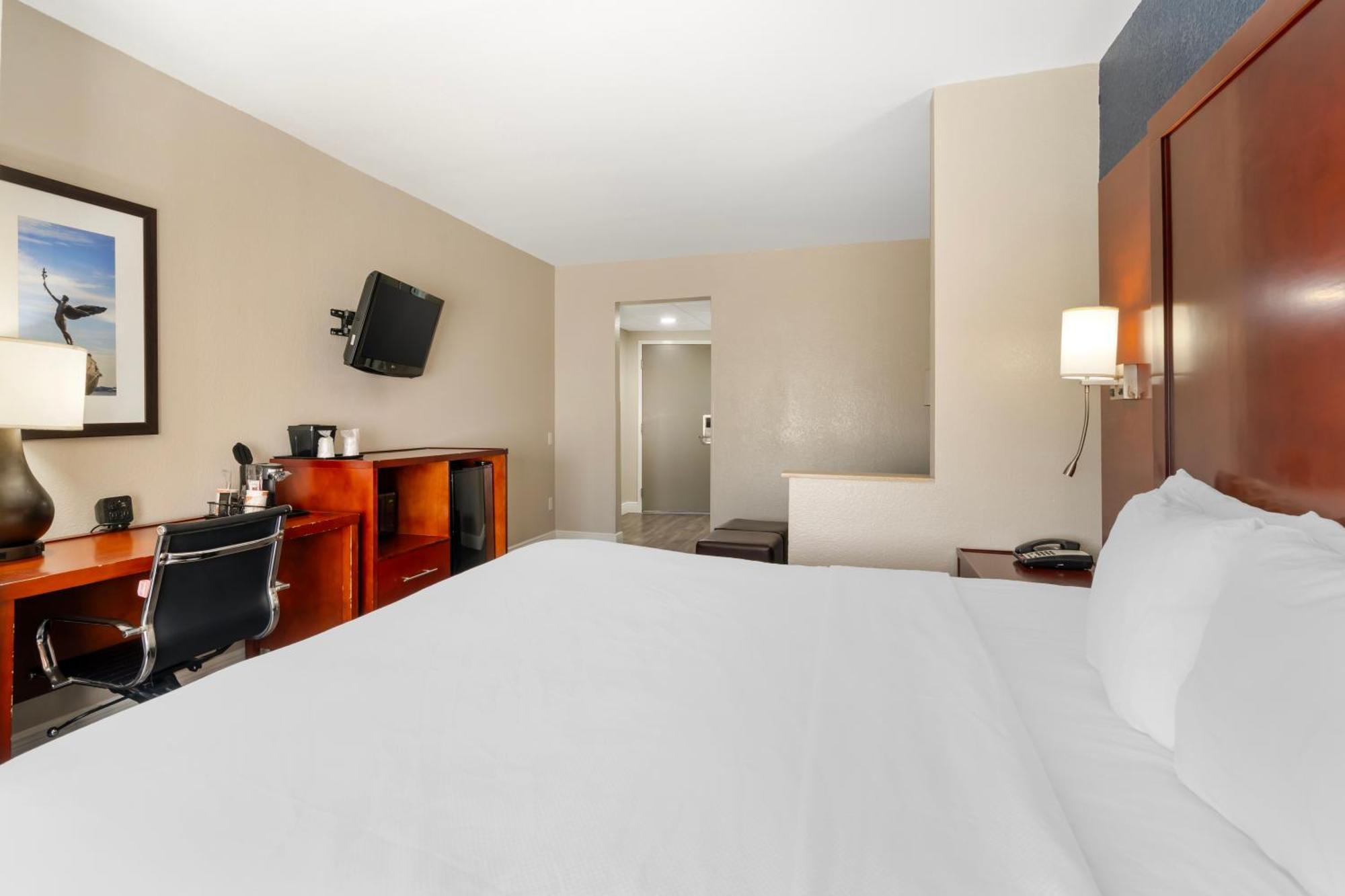 Comfort West Hotel